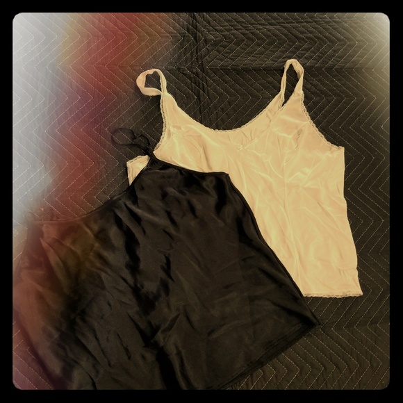 Other - 2 camis💥
